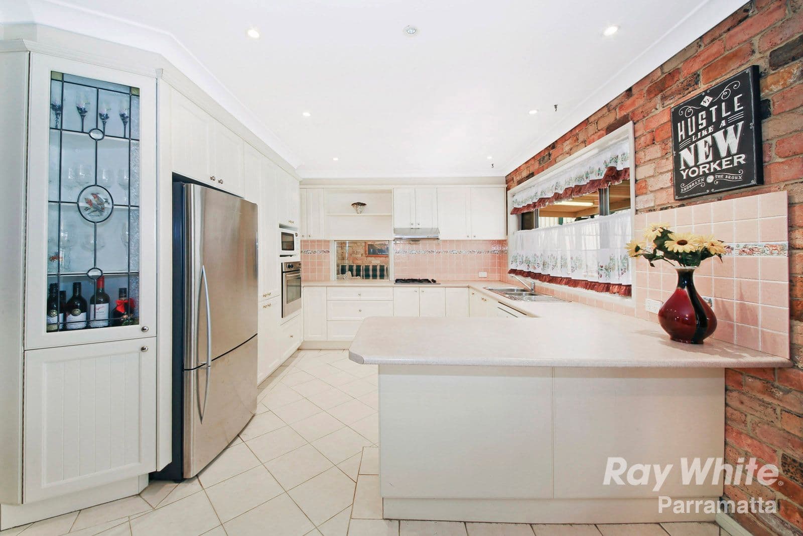 32 Cromarty Crescent, Winston Hills - Thumbnail 8