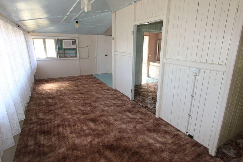 214 Parry Street, Charleville QLD 4470, Charleville - Thumbnail 2