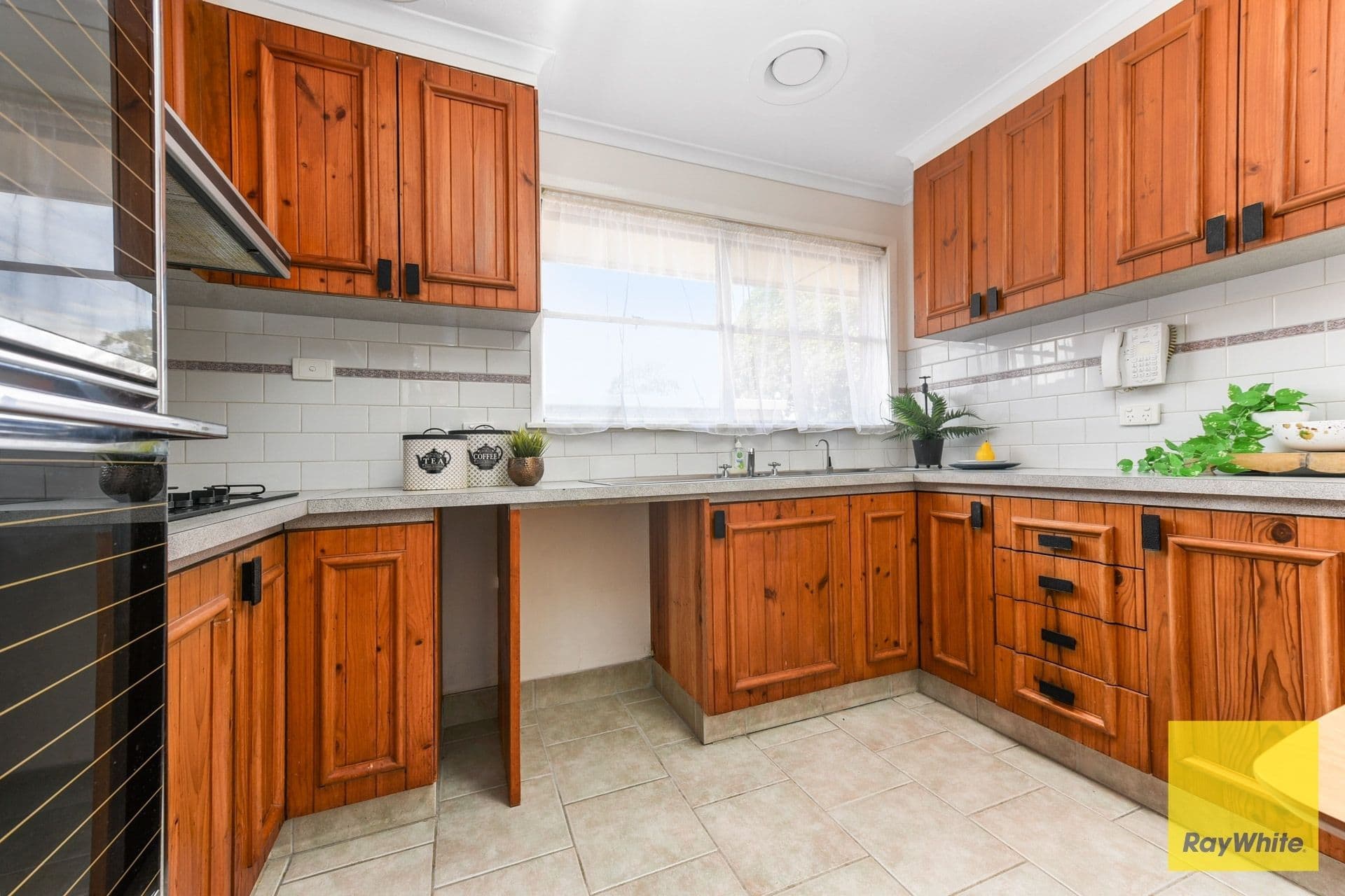 35 Booth Crescent, Dandenong North VIC 3175, Dandenong North - Thumbnail 5