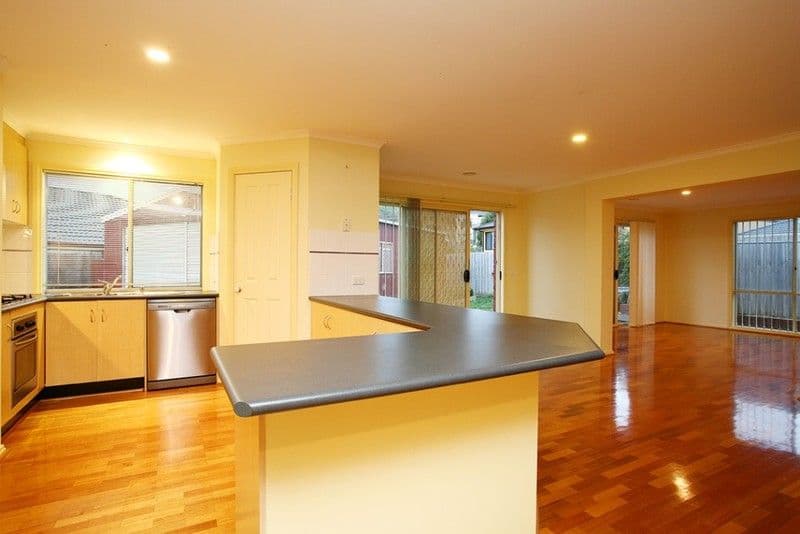 12 Chelsea Crescent, BERWICK VIC 3806, Berwick - Thumbnail 2