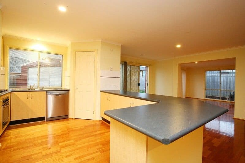 12 Chelsea Crescent, BERWICK VIC 3806, Berwick - Thumbnail 6