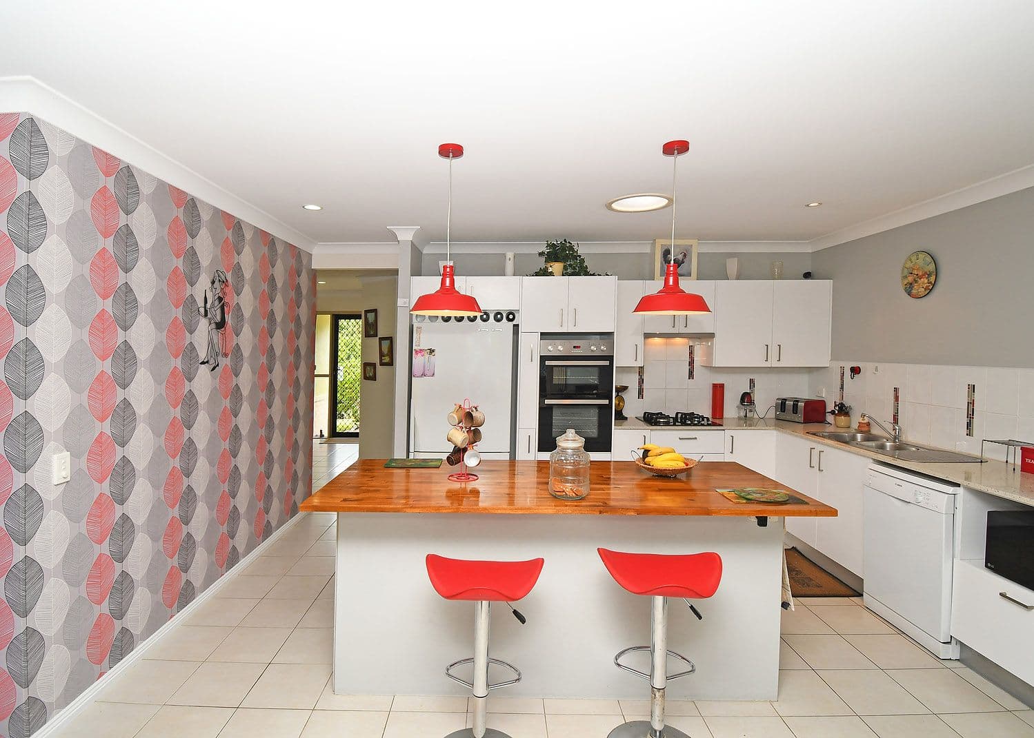 2 Salamander Avenue, Urraween QLD 4655, Urraween - Thumbnail 4