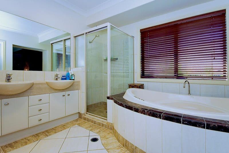 38 Oakview Circuit, BROOKWATER QLD 4300, Brookwater - Thumbnail 4