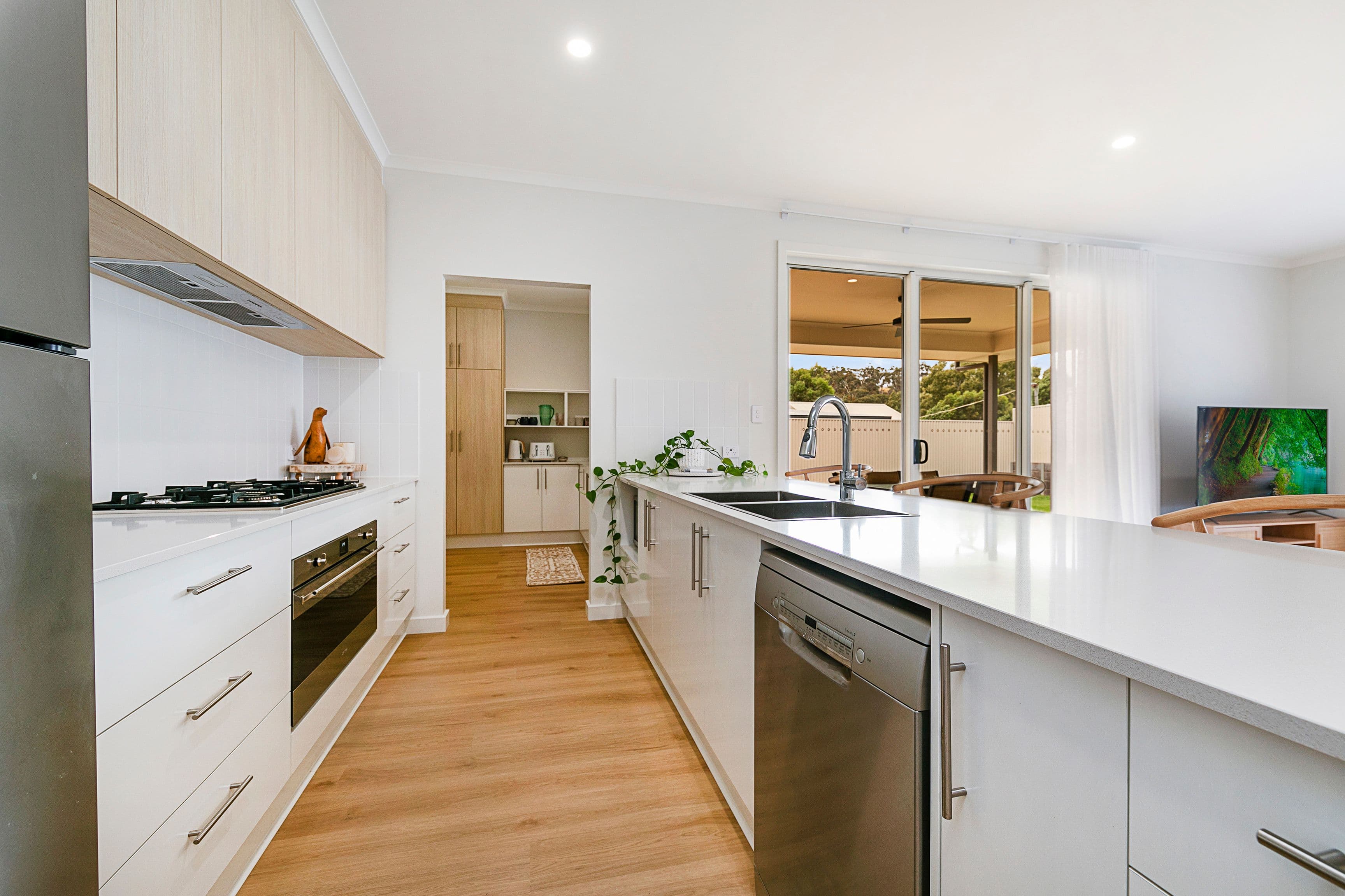 12 Charles Street, Clare SA 5453, Clare - Thumbnail 3