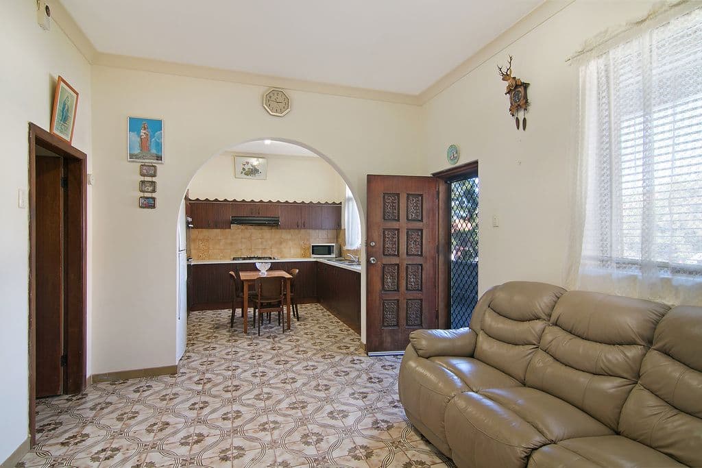 11 Regent Street, Summer Hill - Thumbnail 6