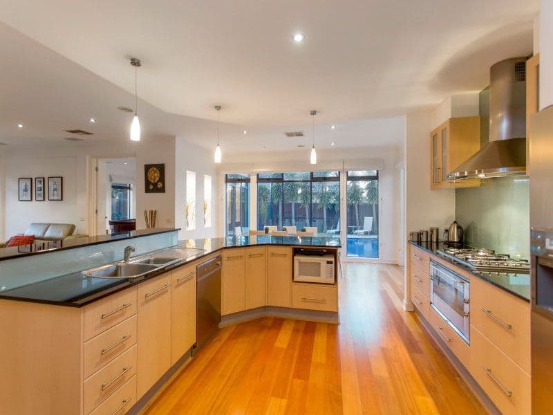 21 Island Point Avenue, WATERWAYS VIC 3195, Waterways - Thumbnail 4