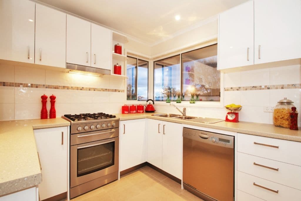 91 PEMBROKE Road, MOOROOLBARK VIC 3138, Mooroolbark - Thumbnail 2