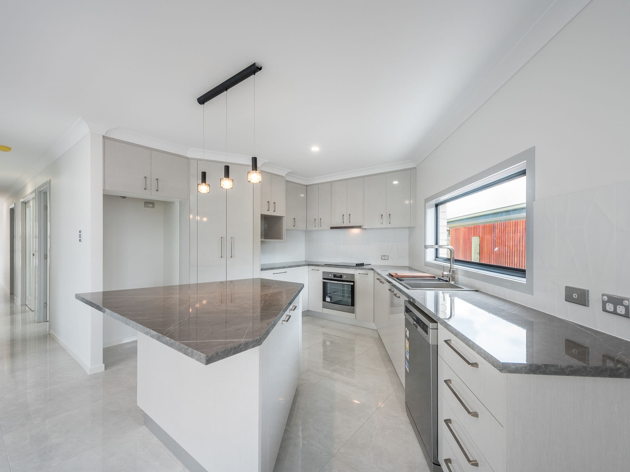 34 Kanimbla Street, Holmview QLD 4207, Holmview - Thumbnail 2