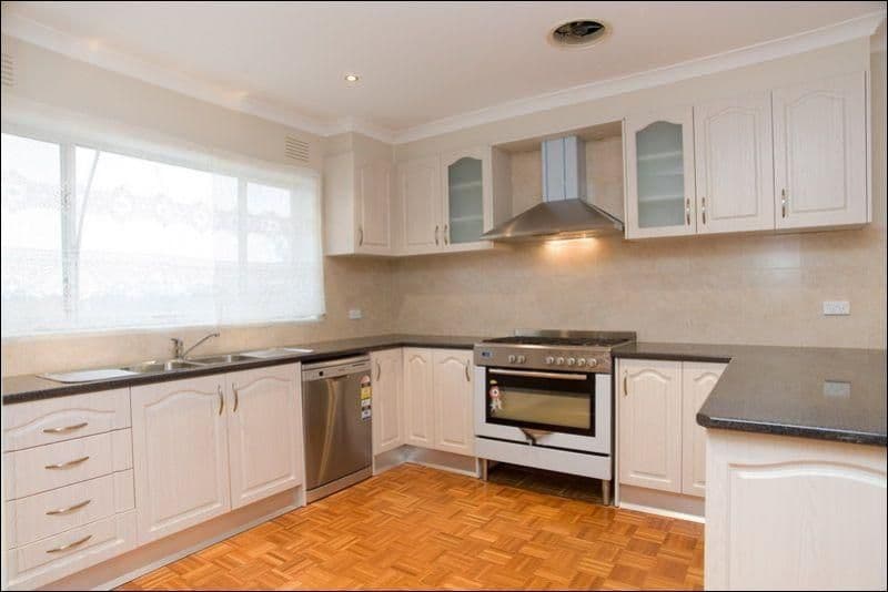 34 Banksia Avenue, THOMASTOWN VIC 3074, Thomastown - Thumbnail 2