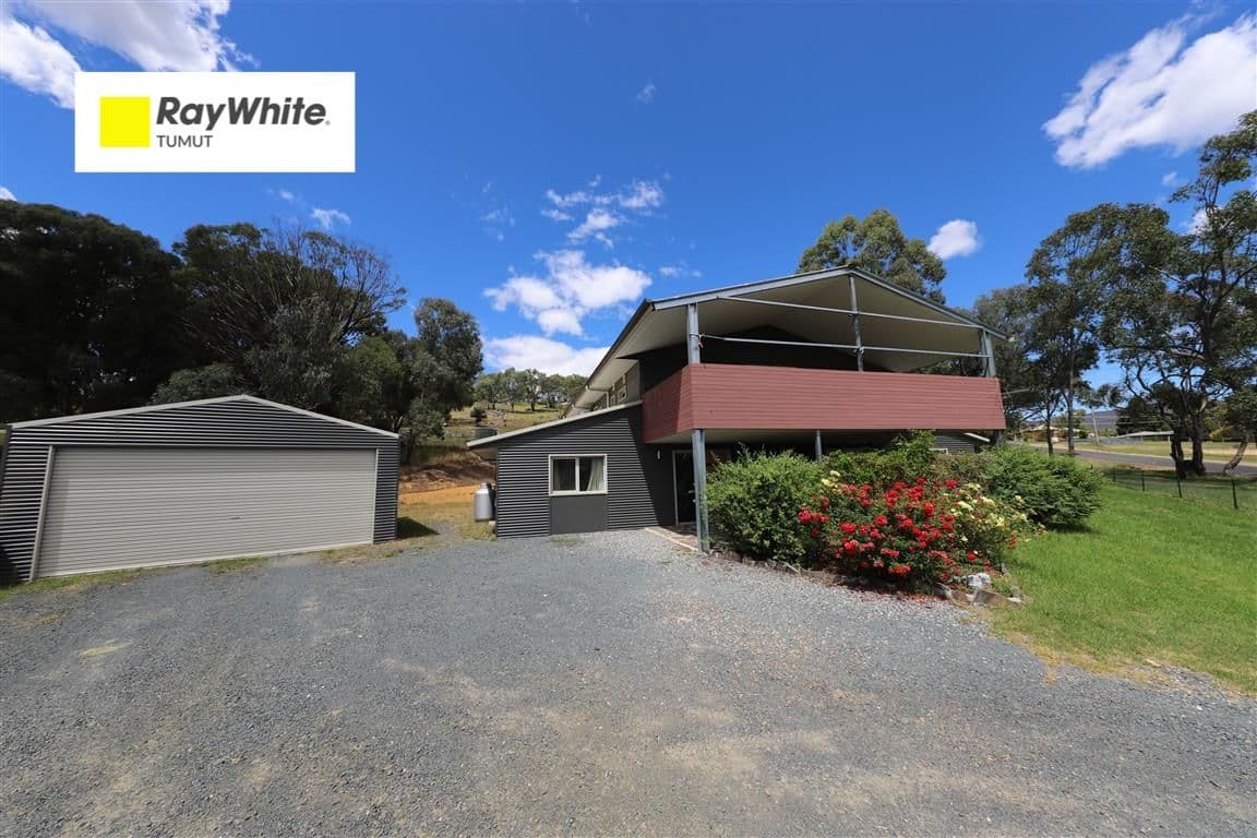 4 Booral Avenue, Tumut NSW 2720, Tumut - Image 1