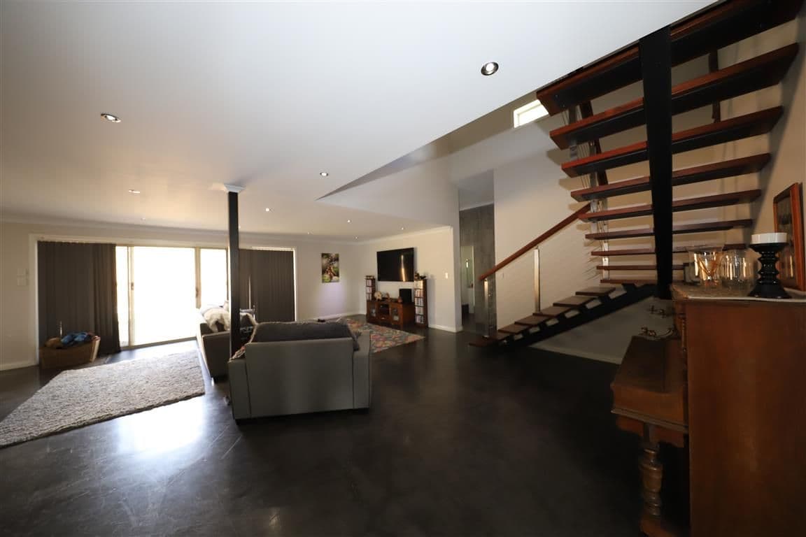 4 Booral Avenue, Tumut NSW 2720, Tumut - Thumbnail 3