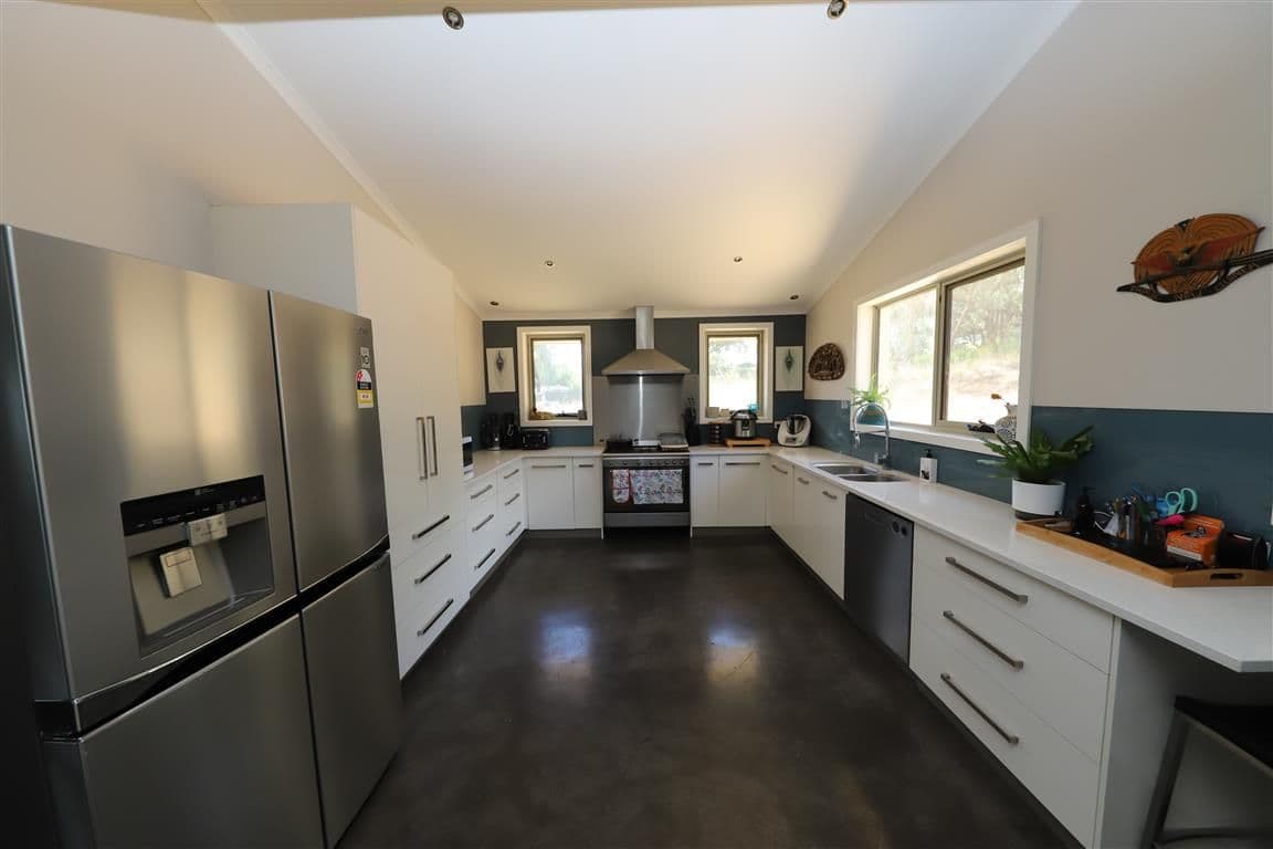 4 Booral Avenue, Tumut NSW 2720, Tumut - Thumbnail 7