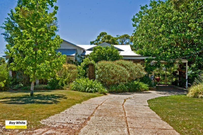12 Sampson Road, KALAMUNDA WA 6076, Kalamunda - Thumbnail 2