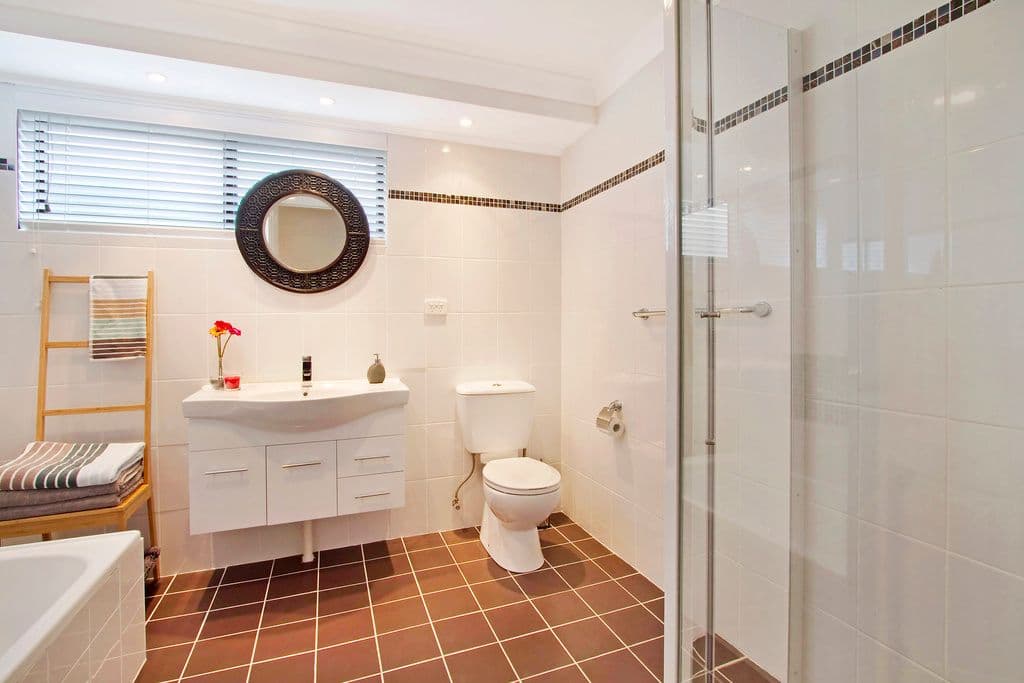 261 Lieutenant Bowen Drive, Bowen Mountain - Thumbnail 8