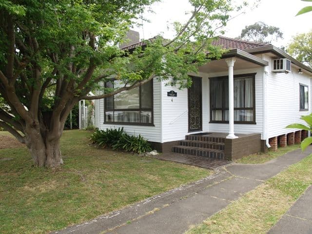 4 Morschel Avenue, NORTH NOWRA NSW 2541, North Nowra - Thumbnail 2