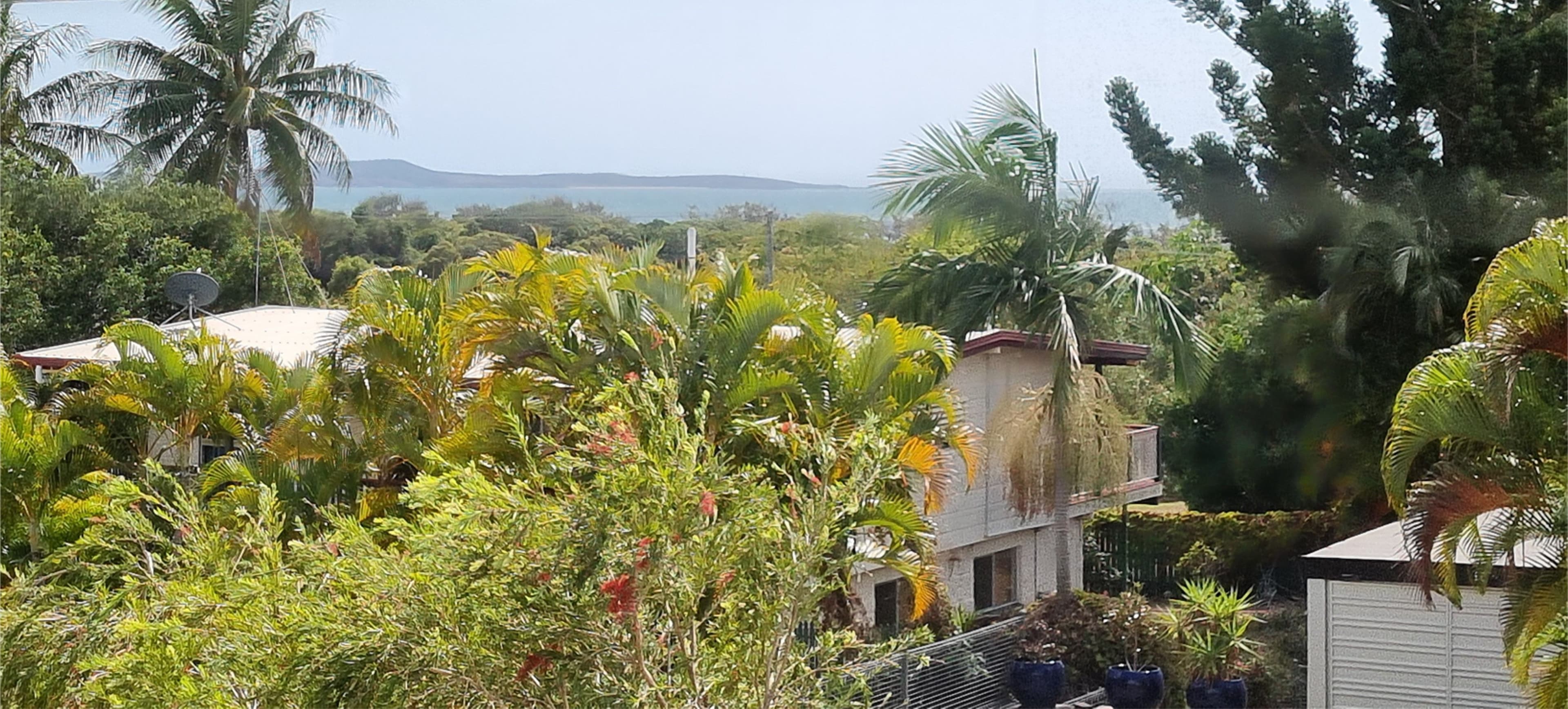 11 Gwen Street, Tannum Sands QLD 4680, Tannum Sands - Thumbnail 2