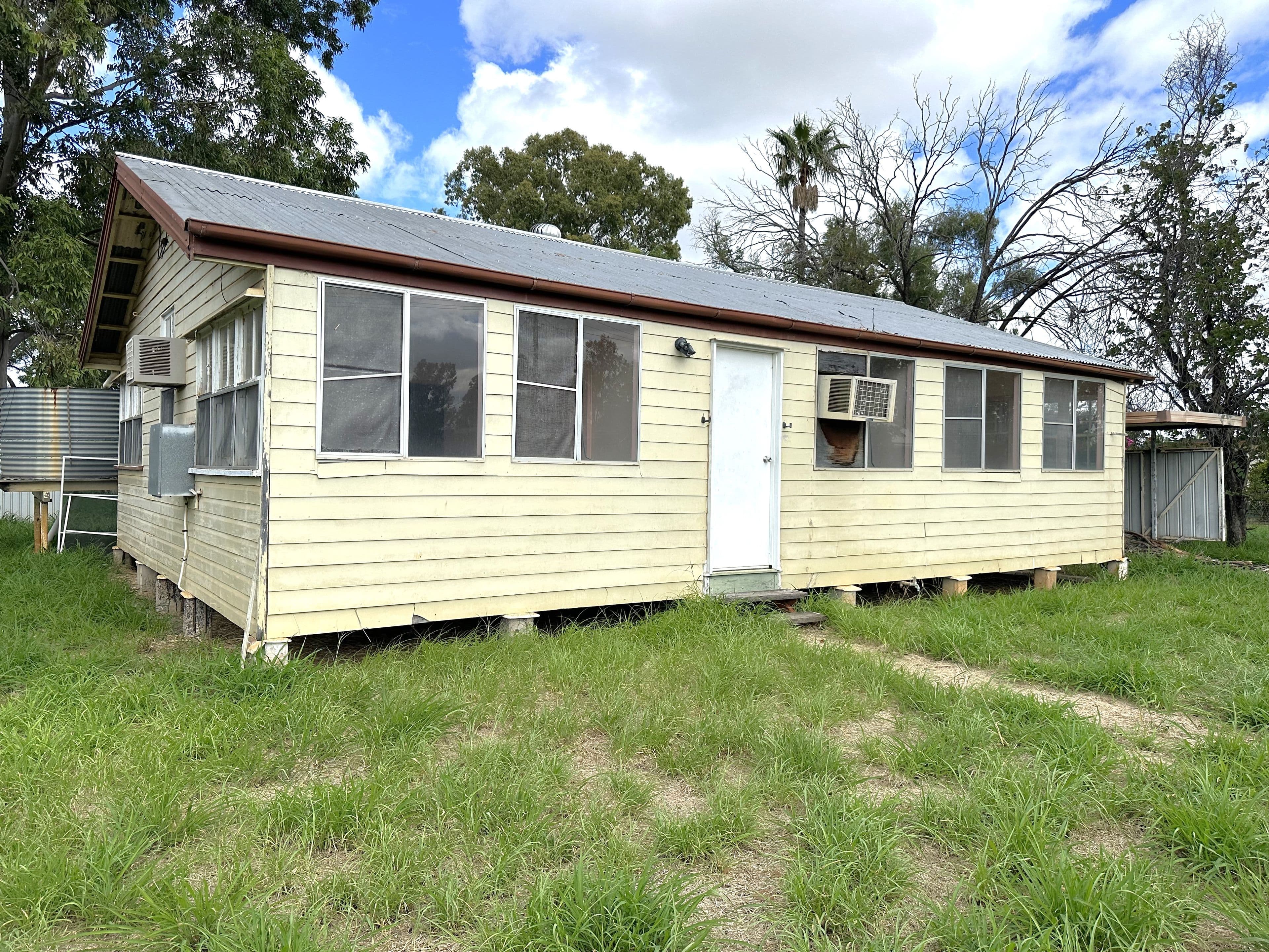 4 Goldston Street, Alpha QLD 4724, Alpha - Image 1