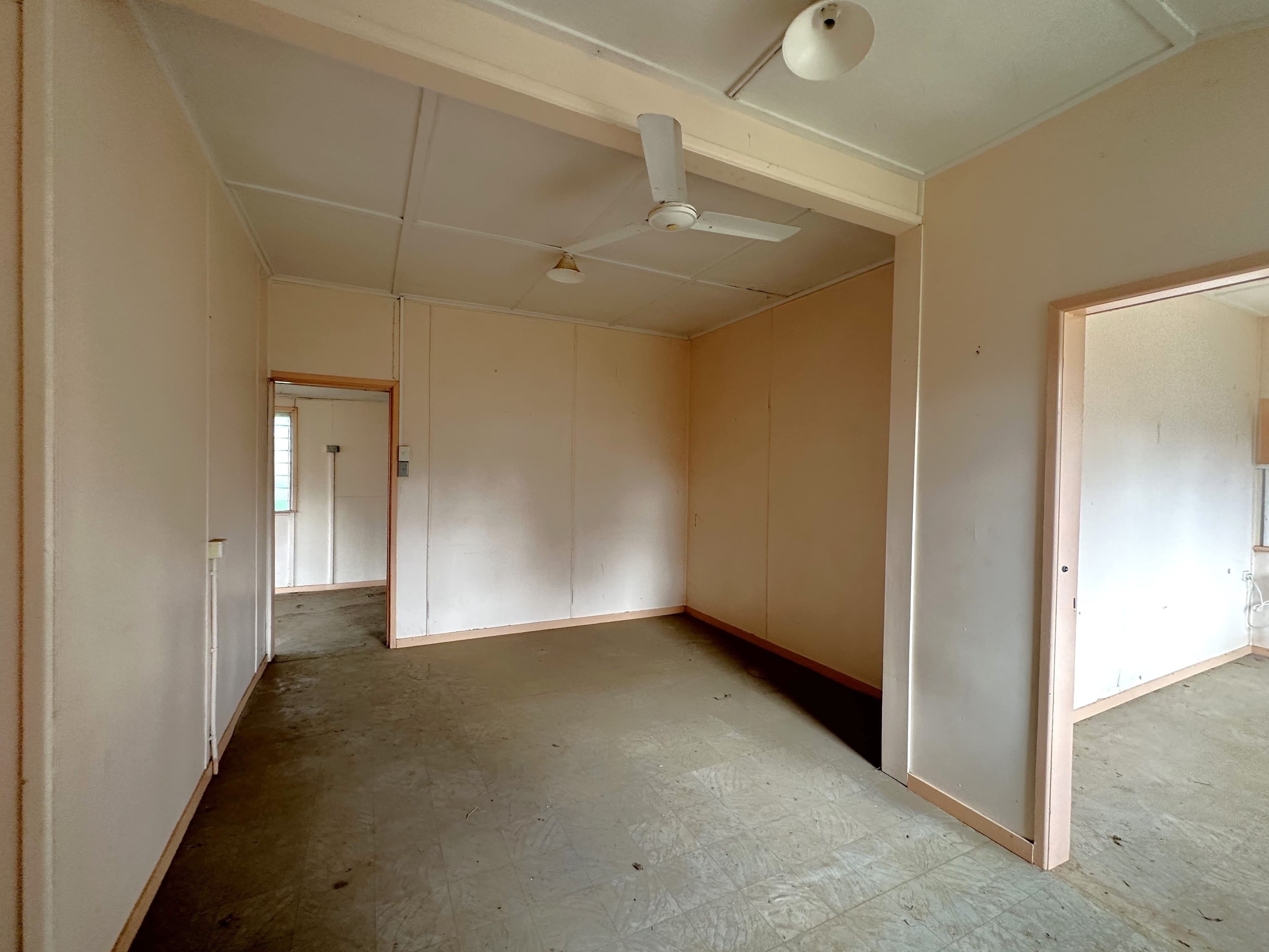 4 Goldston Street, Alpha QLD 4724, Alpha - Thumbnail 2
