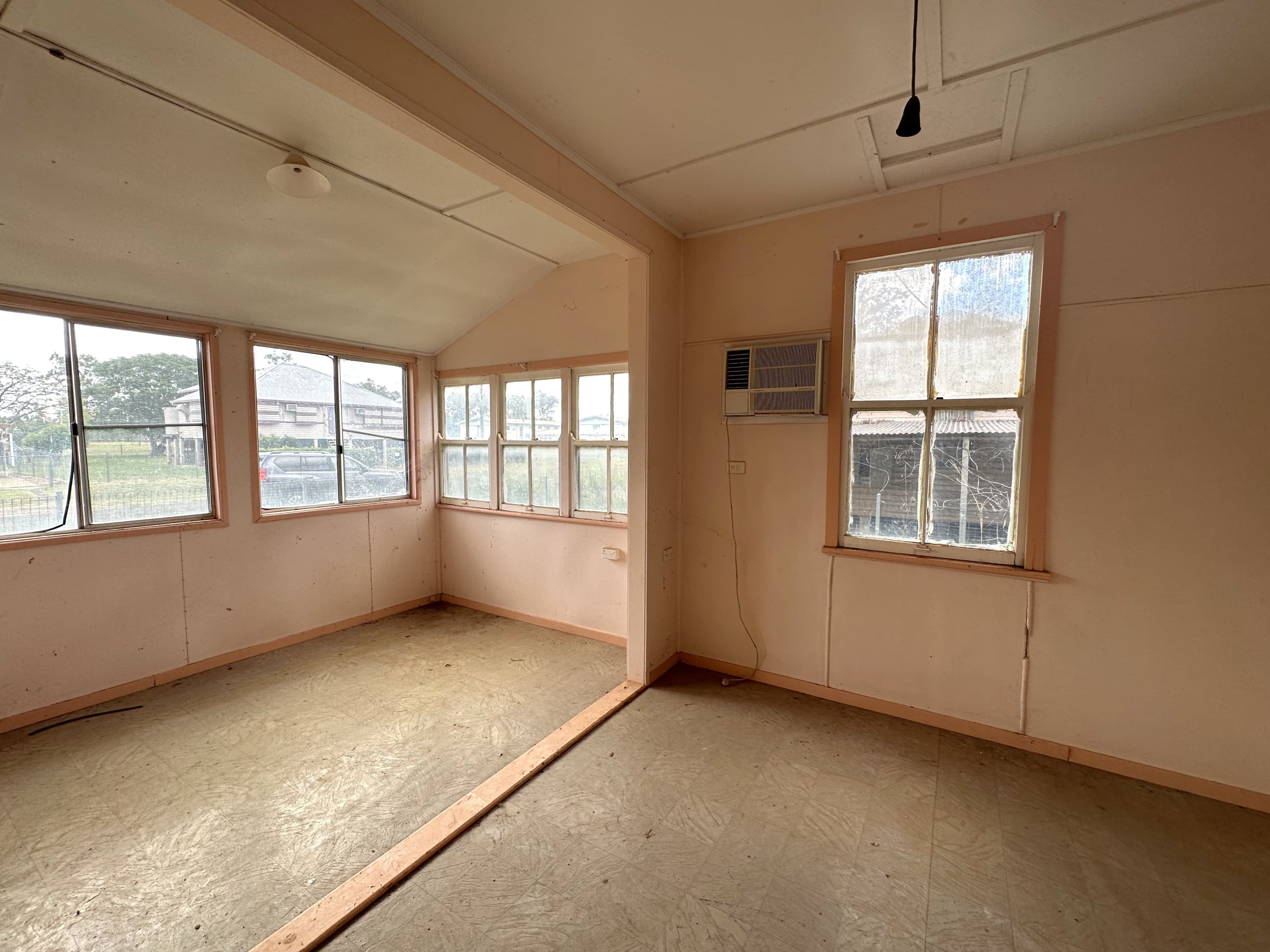 4 Goldston Street, Alpha QLD 4724, Alpha - Thumbnail 8