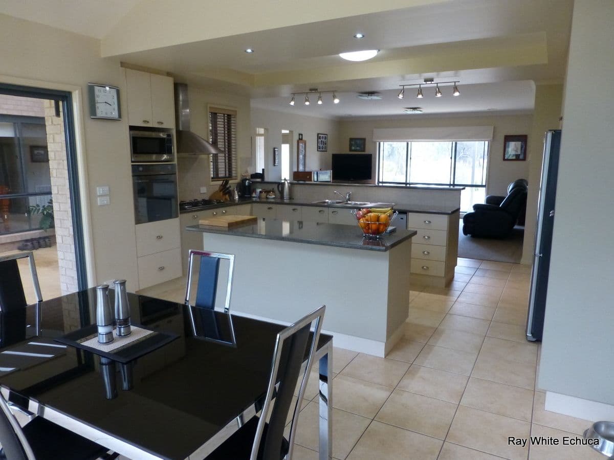 193 Fraser Road, ECHUCA VIC 3564, Echuca - Thumbnail 5