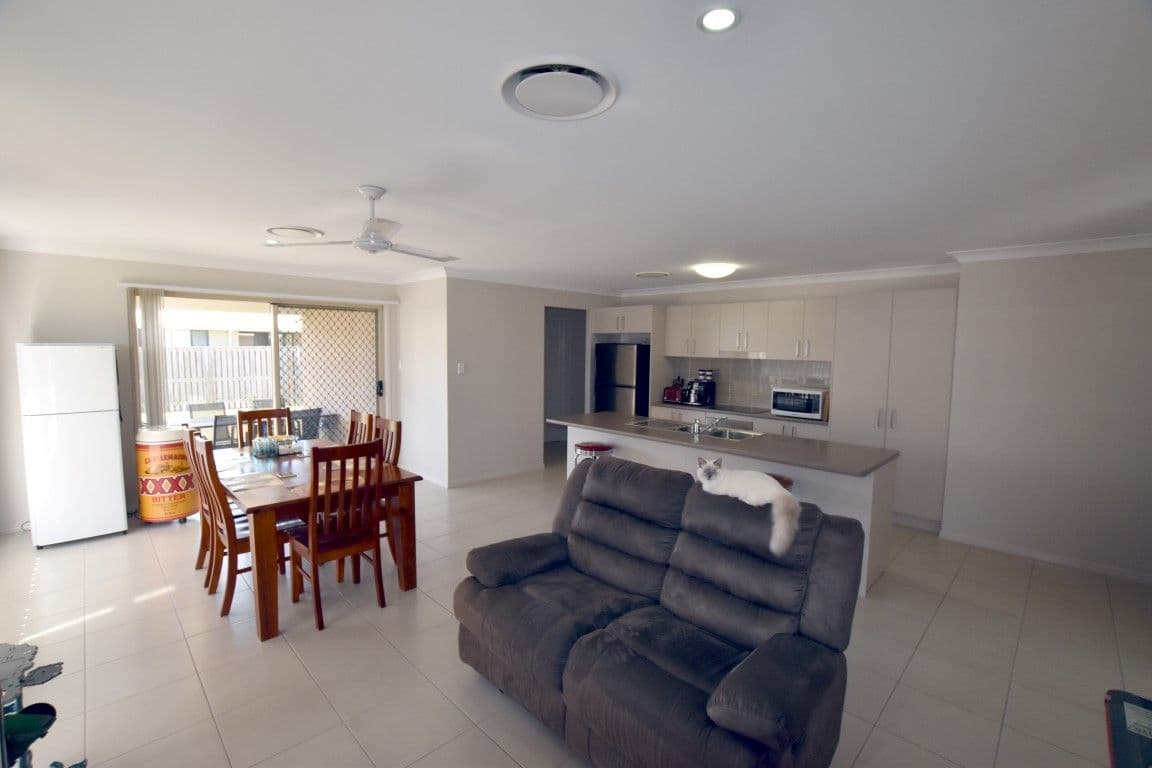 33 Parkway Crescent, Kirkwood QLD 4680, Kirkwood - Thumbnail 4