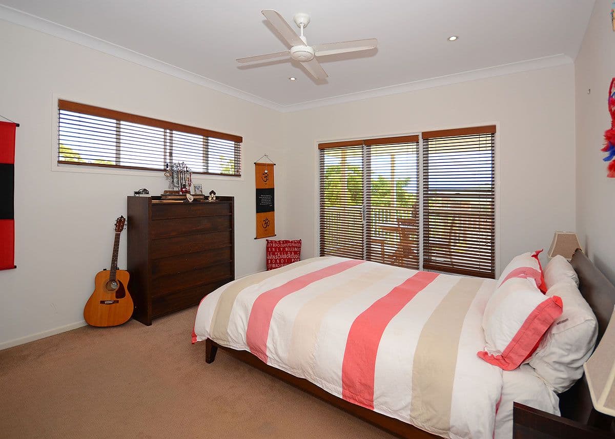 12 Faye Avenue, SCARNESS QLD 4655, Scarness - Thumbnail 6