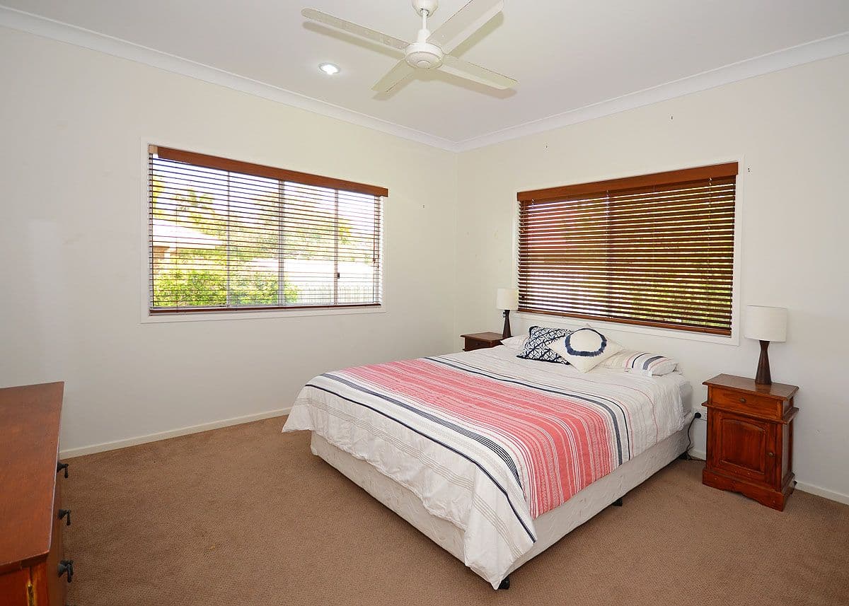 12 Faye Avenue, SCARNESS QLD 4655, Scarness - Thumbnail 7