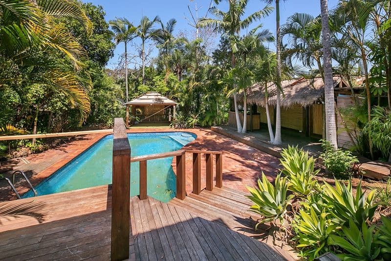 17 Tambourah Drive, BENOWA QLD 4217, Benowa - Thumbnail 2