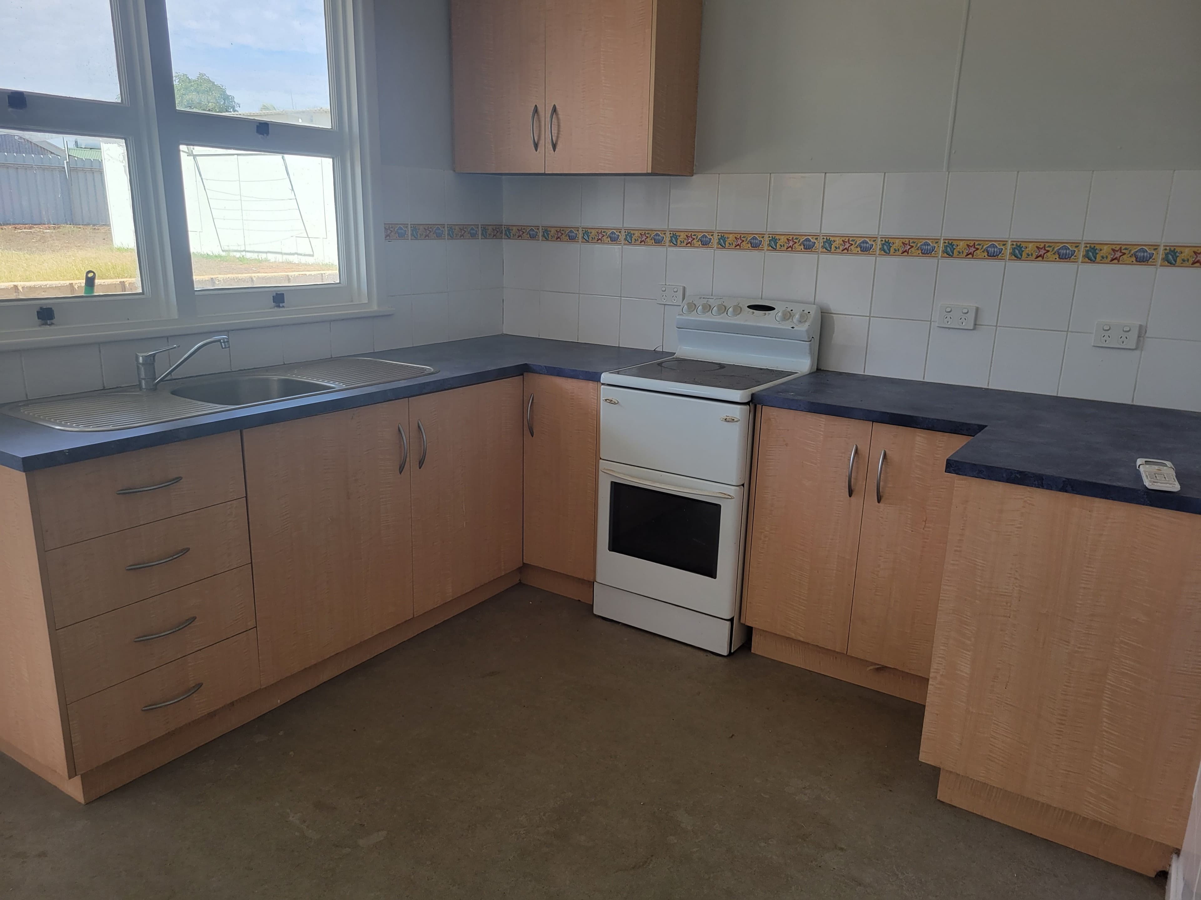 4 Richards Street, Carnarvon WA 6701, Carnarvon - Thumbnail 2