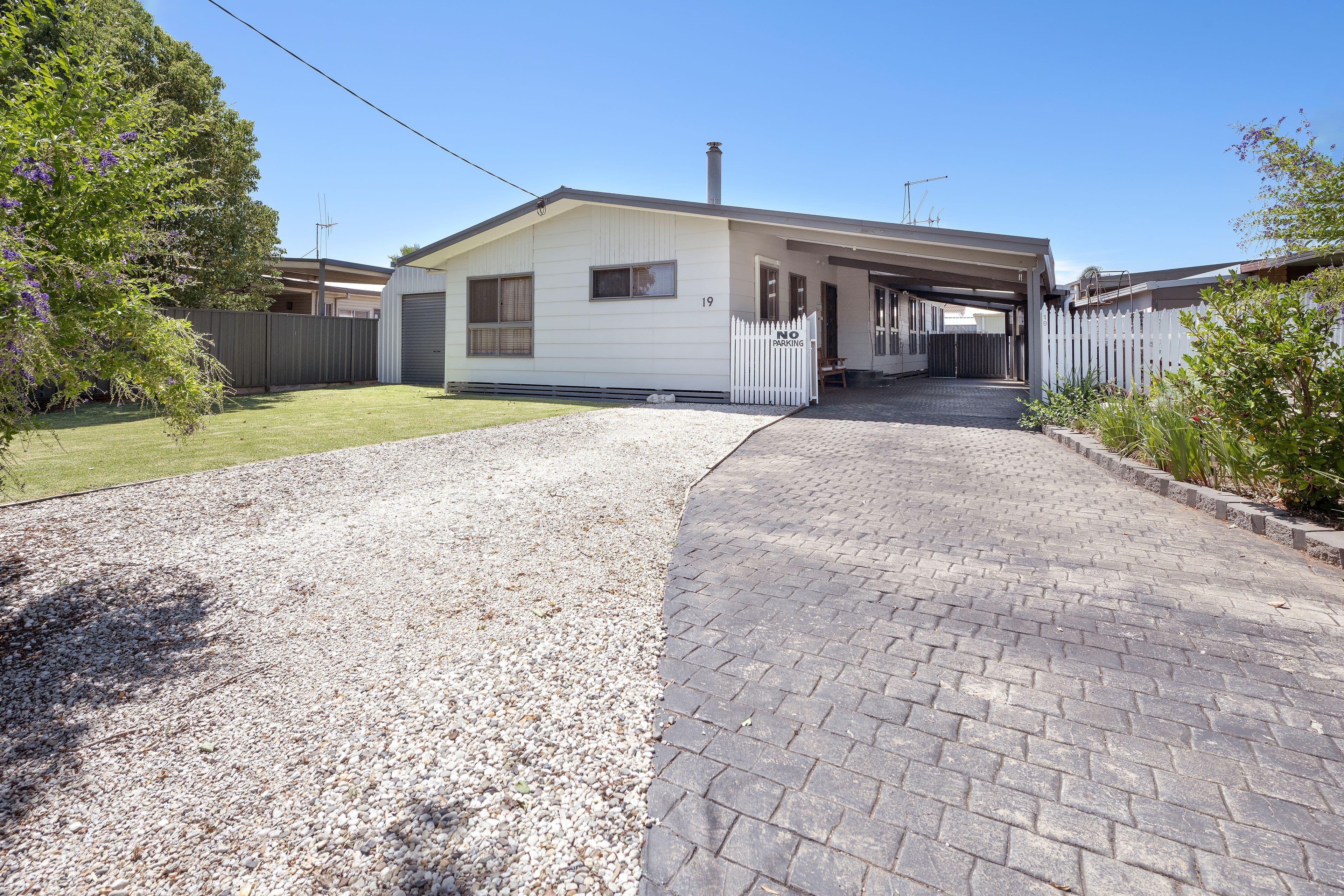 19 Holloway Grove, Swan Hill VIC 3585, Swan Hill - Thumbnail 2