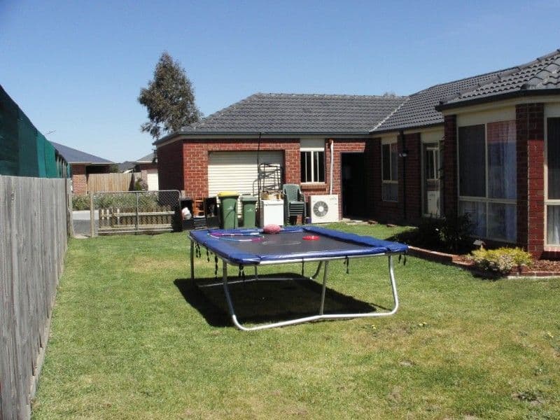 25 Park Boulevard, PAKENHAM VIC 3810, Pakenham - Thumbnail 3