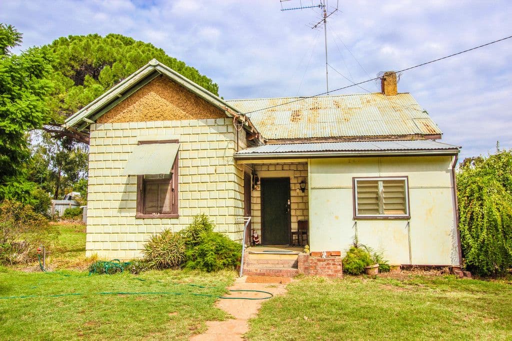 174 Larmer Street, Narrandera - Thumbnail 3