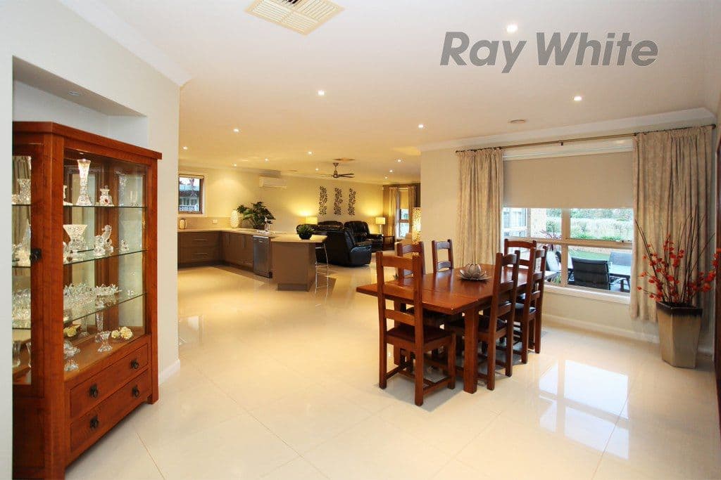 25 River Walk Drive, POINT COOK VIC 3030, Point Cook - Thumbnail 2