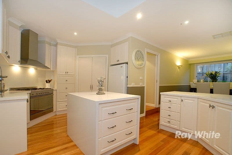 14 Grantham Crescent, BERWICK VIC 3806, Berwick - Thumbnail 3