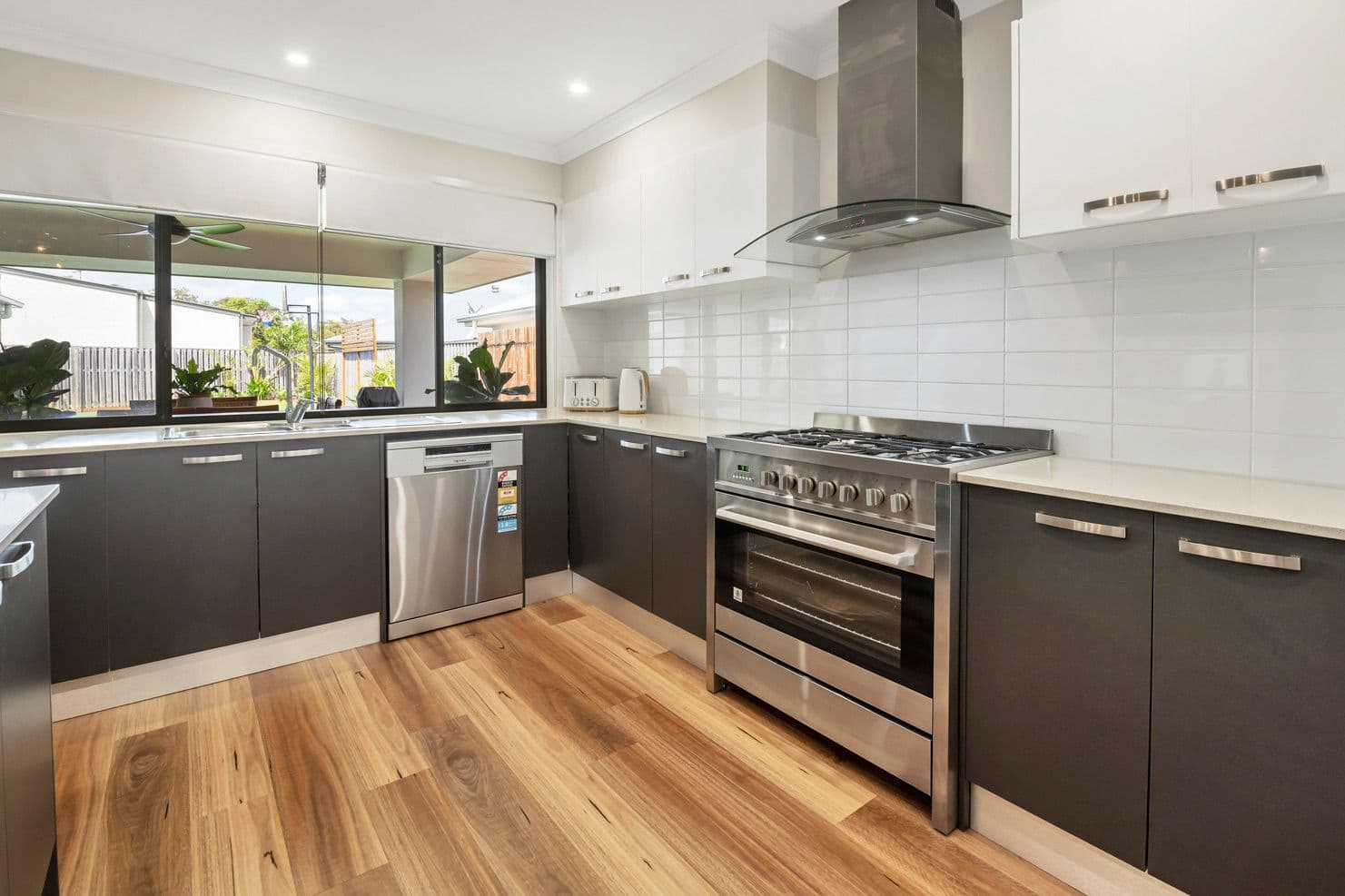 12 Severn Street, Coomera QLD 4209, Coomera - Thumbnail 4