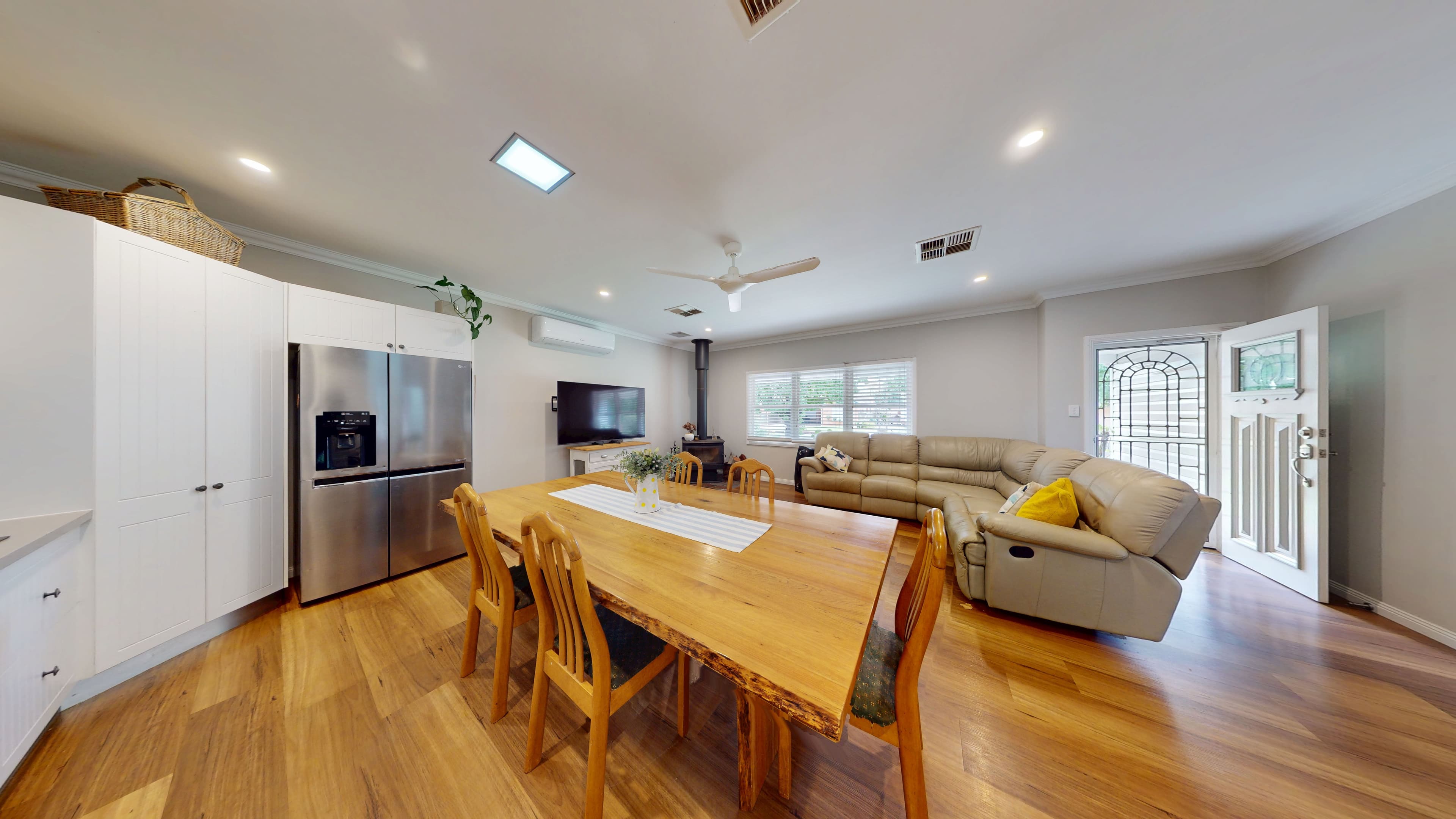 15 Roycox Crescent, Dubbo NSW 2830, Dubbo - Thumbnail 2