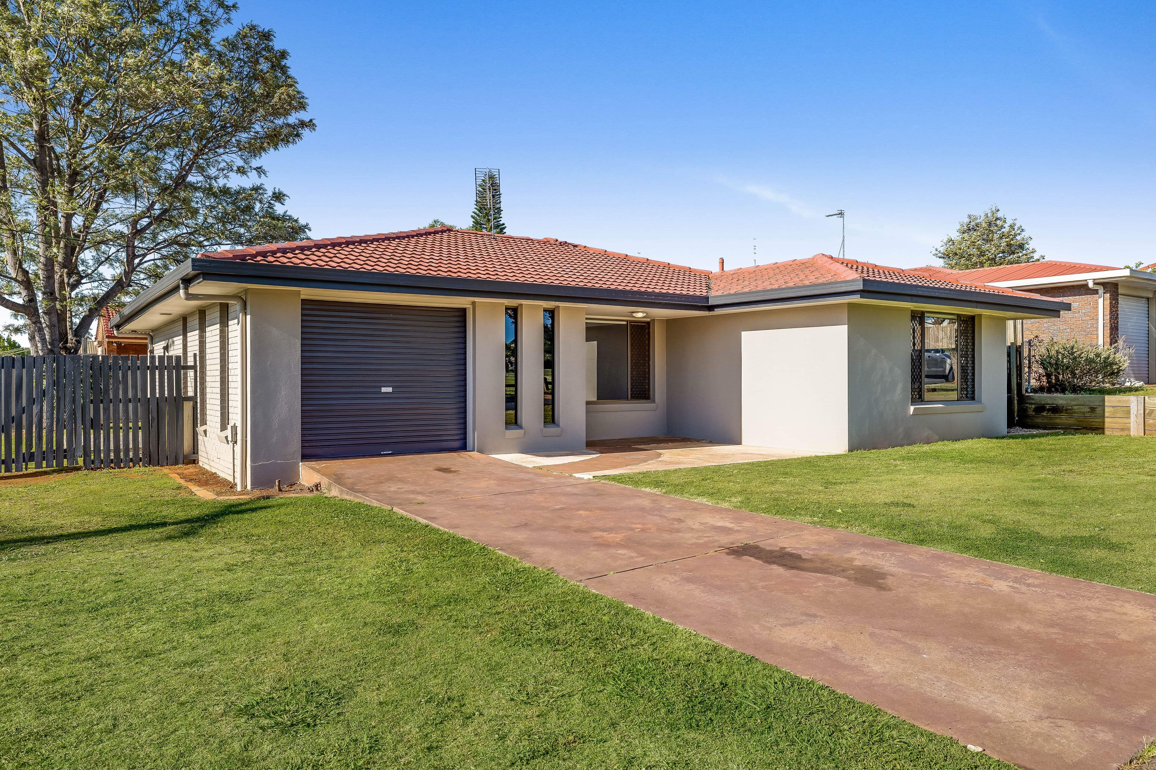 15 Damian Crescent, Kearneys Spring QLD 4350, Kearneys Spring - Thumbnail 2
