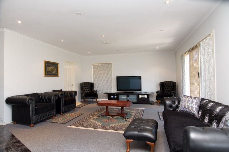 21 Cambala Avenue, LALOR VIC 3075, Lalor - Thumbnail 3