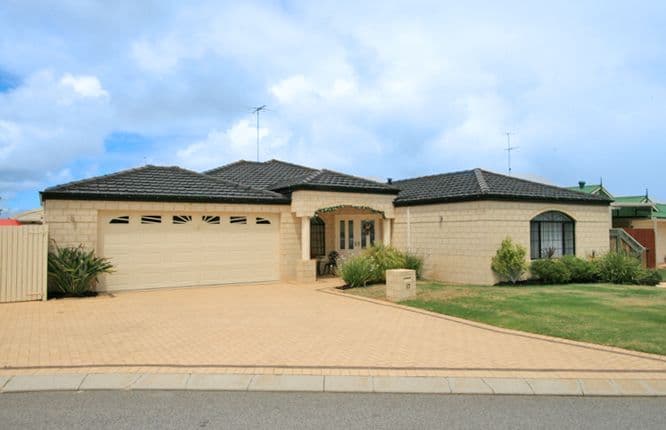 17 Castaway Cove, HALLS HEAD WA 6210, Halls Head - Image 1