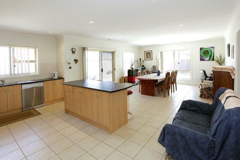 4 Egan Close, WERRIBEE VIC 3030, Werribee - Thumbnail 3