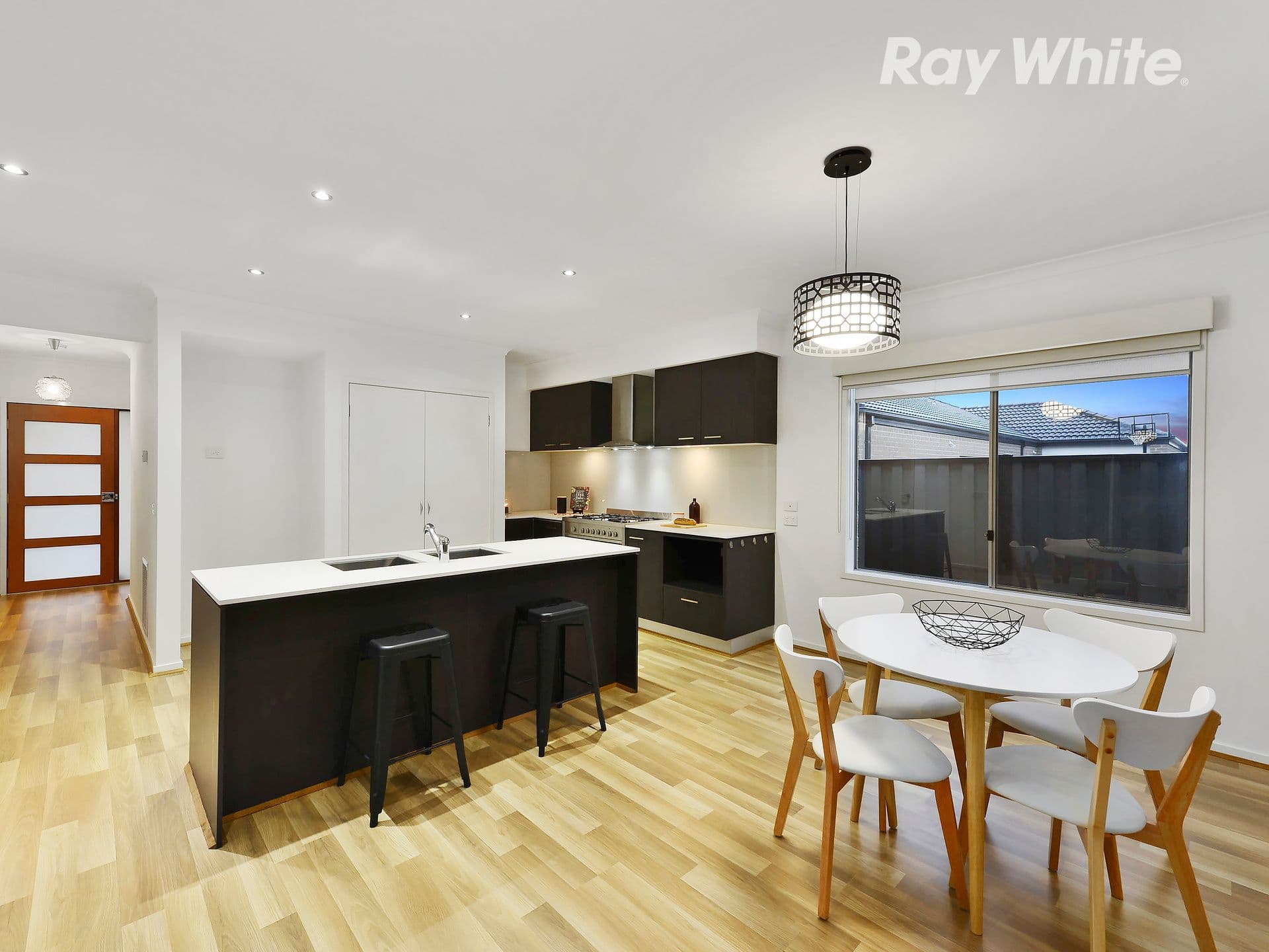 3 Woodgrove Street, Craigieburn VIC 3064, Craigieburn - Thumbnail 3