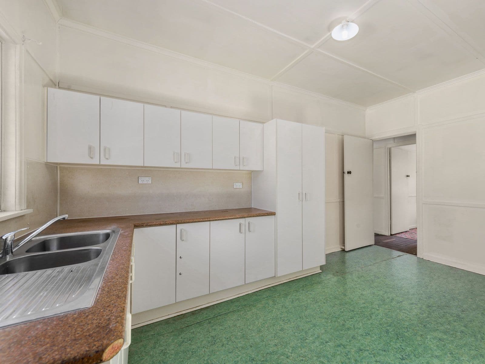 18 Dobbie Street, Holland Park QLD 4121, Holland Park - Thumbnail 8