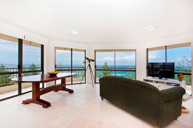 164 The Esplanade, BURLEIGH HEADS QLD 4220, Burleigh Heads - Thumbnail 3