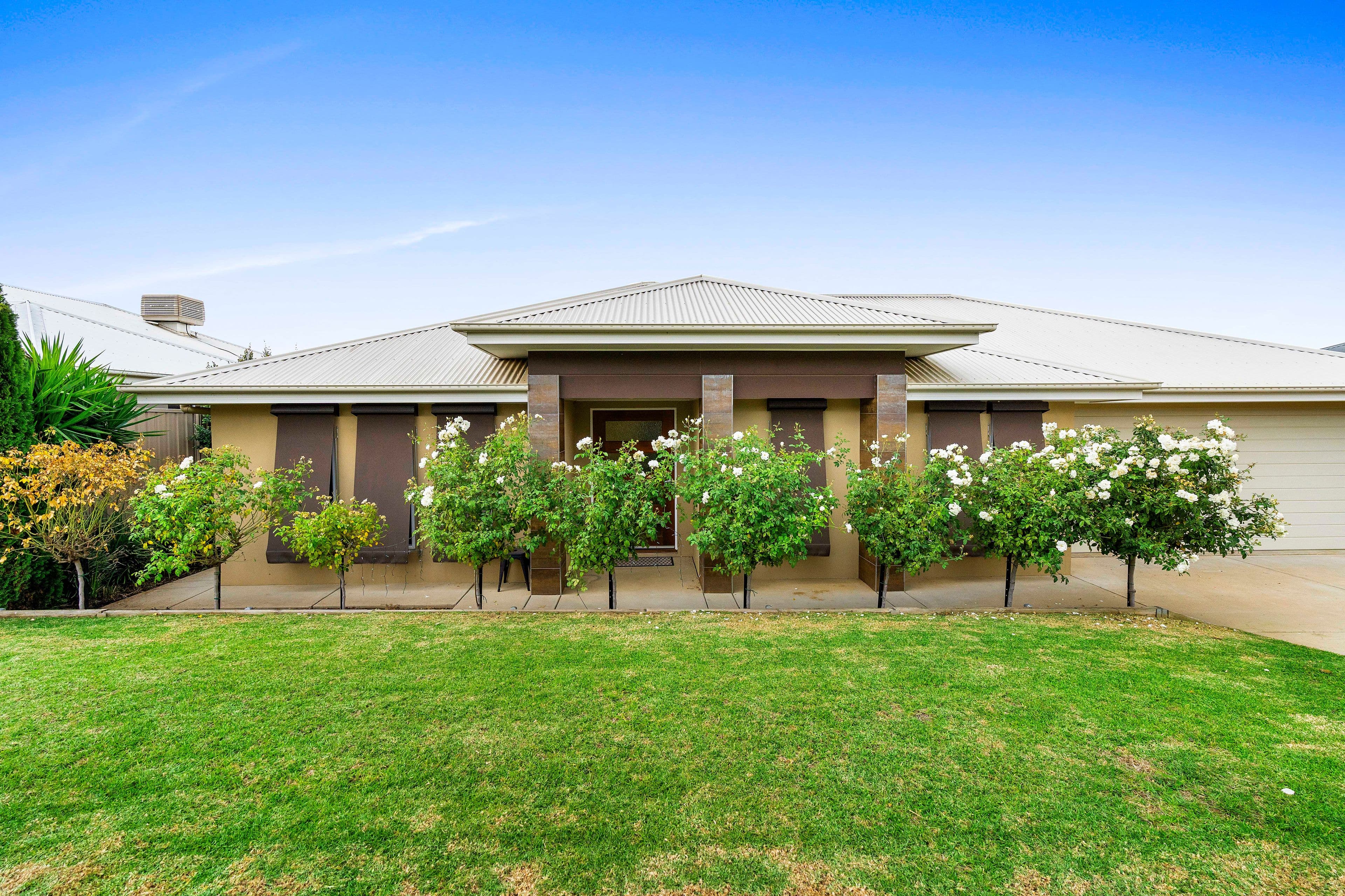 50 Strickland Drive, Boorooma NSW 2650, Boorooma - Thumbnail 2