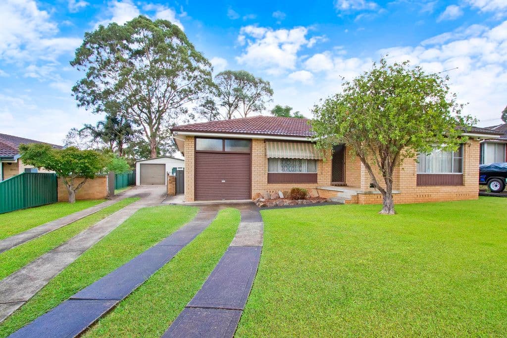12 Rohan Place, North Richmond - Image 1