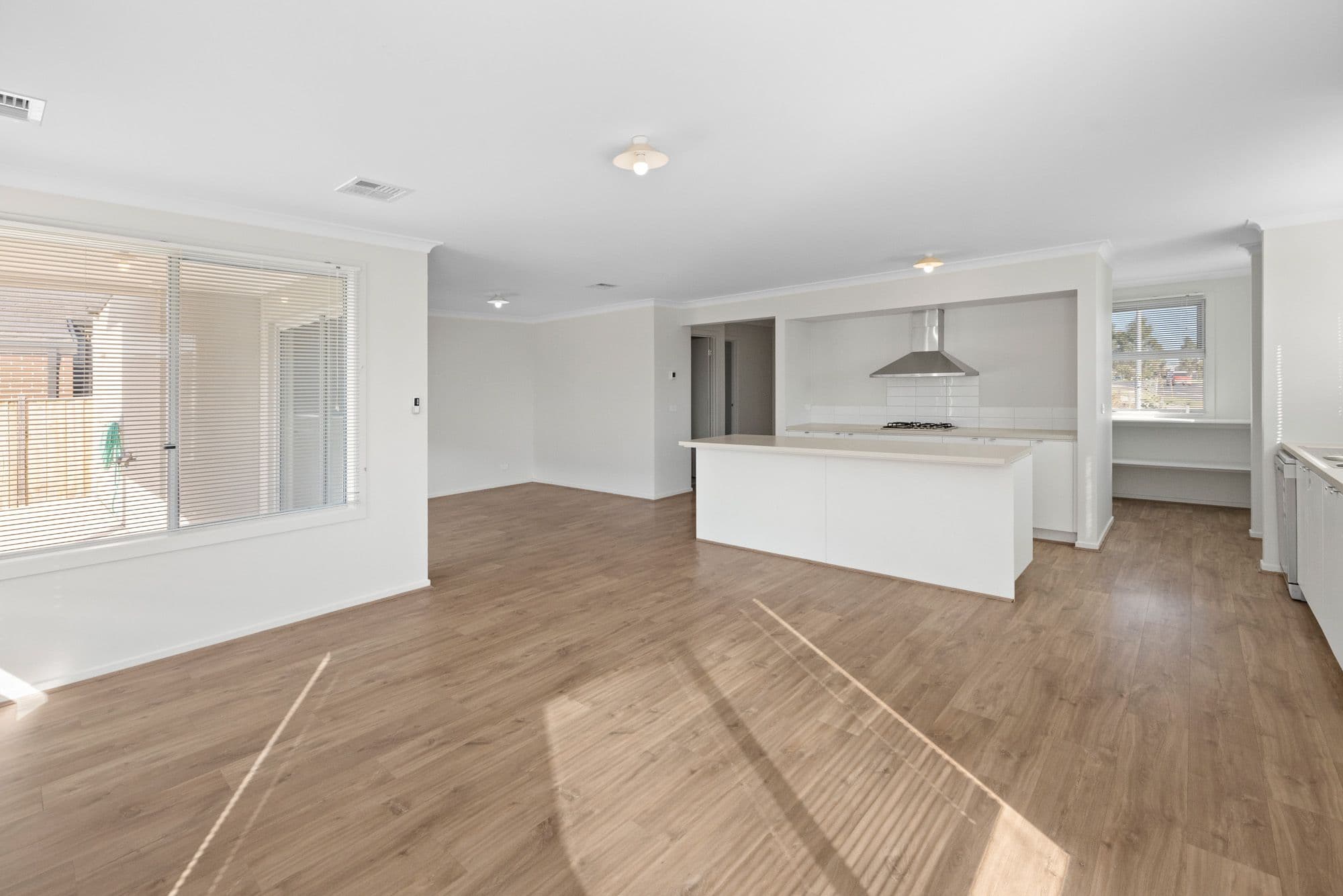 26 Falcata Avenue, Werribee VIC 3030, Werribee - Thumbnail 2