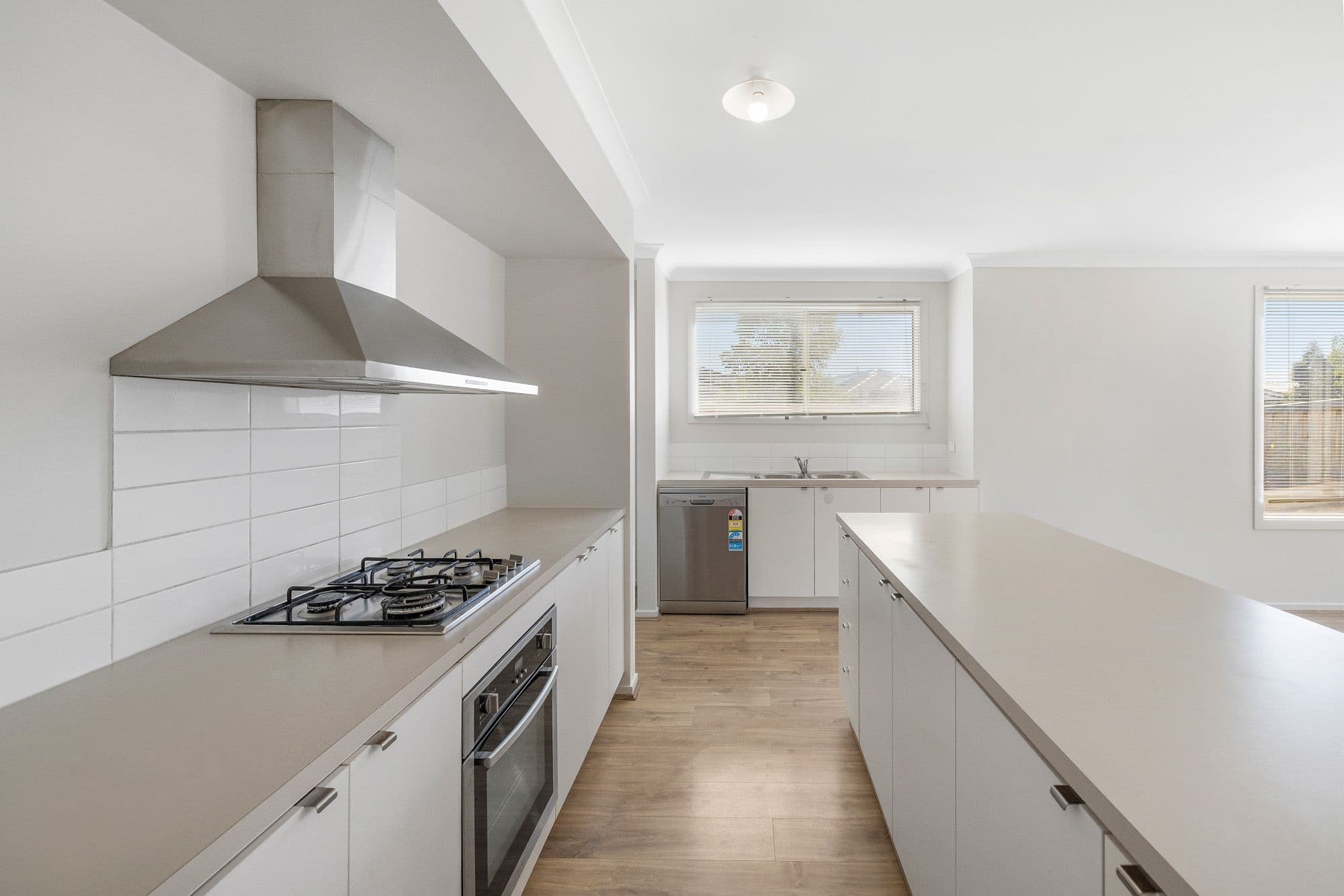 26 Falcata Avenue, Werribee VIC 3030, Werribee - Thumbnail 3