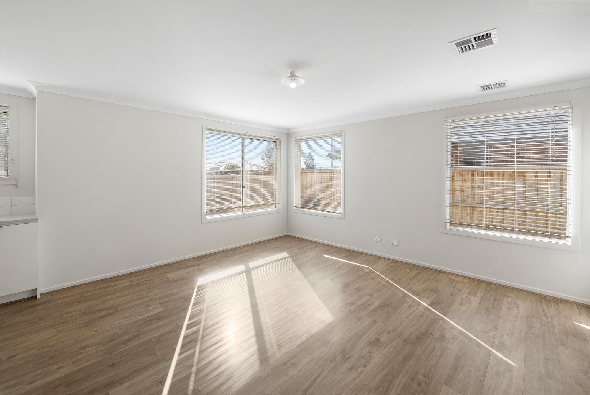 26 Falcata Avenue, Werribee VIC 3030, Werribee - Thumbnail 6