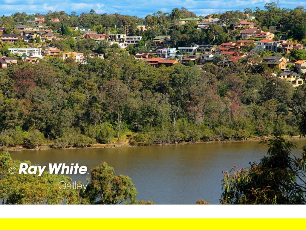 19 Woodlands Avenue, LUGARNO NSW 2210, Lugarno - Thumbnail 2