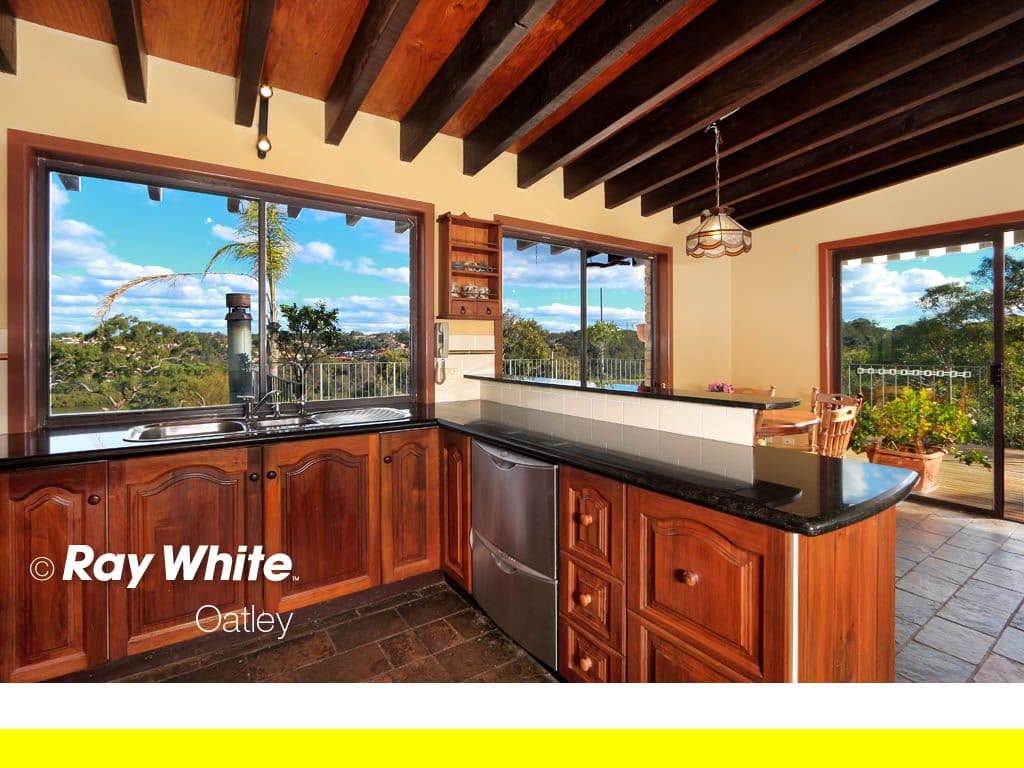 19 Woodlands Avenue, LUGARNO NSW 2210, Lugarno - Thumbnail 6